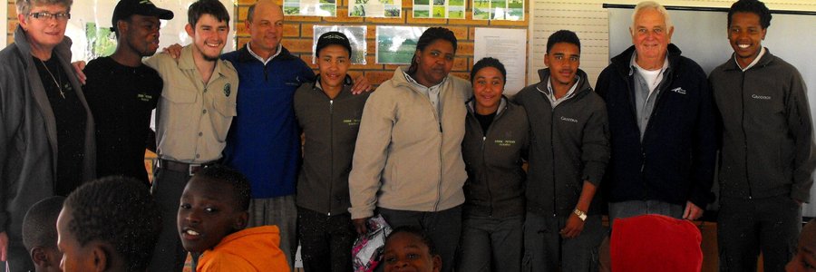The trainee guides with Louis Willemse (second from right), FGASA instructor from Afritracks, and Susan Lochner (far left), Head of the Green Futures College at Grootbos.